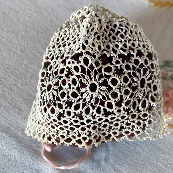 Antique tatted/lace infant christening bonnet - Picture 6 of 8